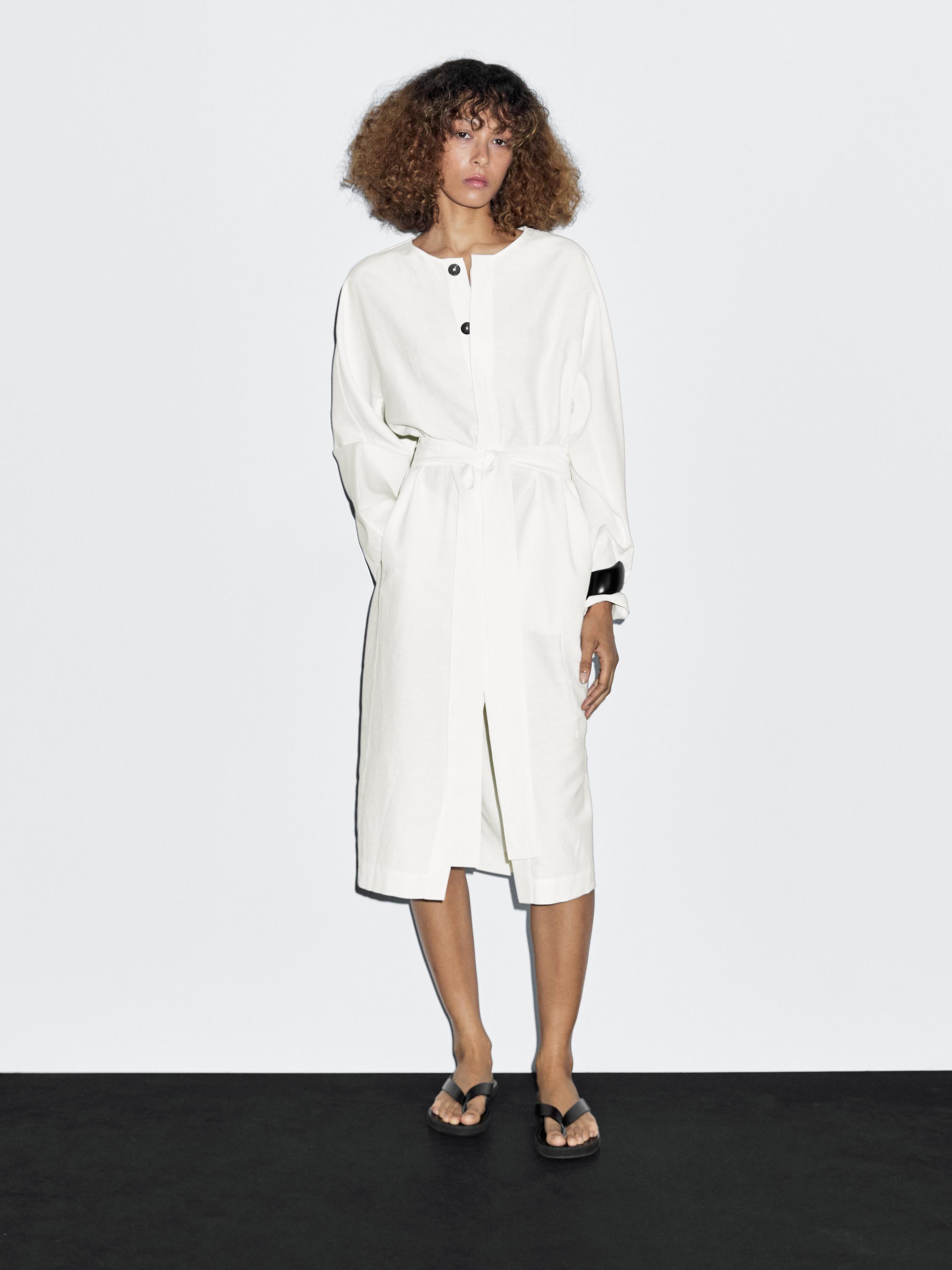 Shirt dress with contrast buttons